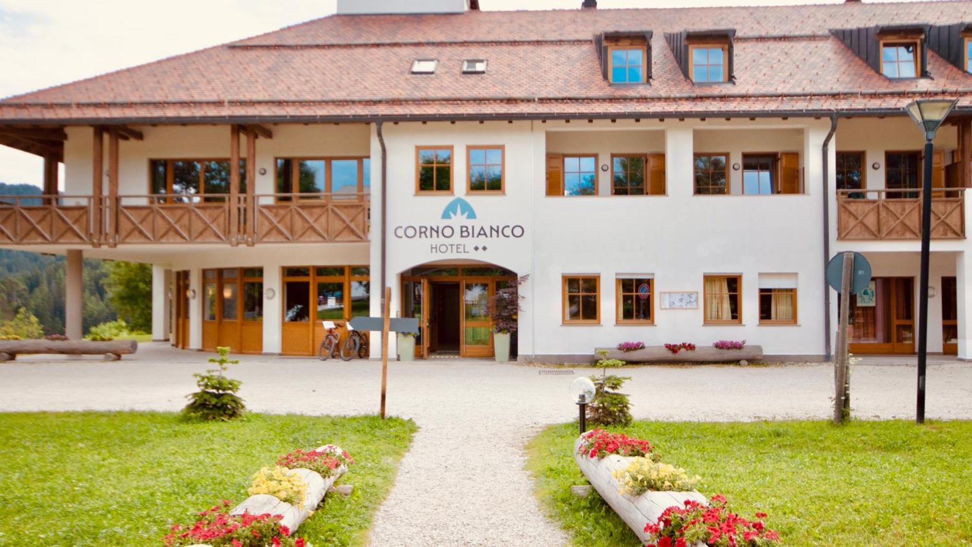 Hotel Pietralba Nova Ponente Esterno foto